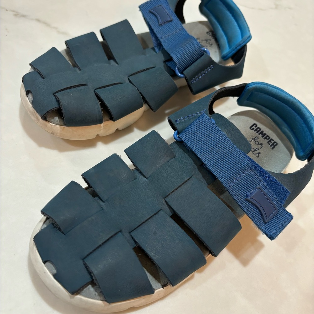 Kids camper sandals